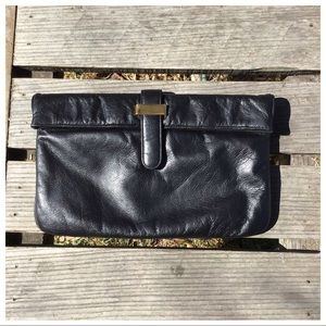 ❤️3/$25❤️VTG Crown Lewis Leather Clutch